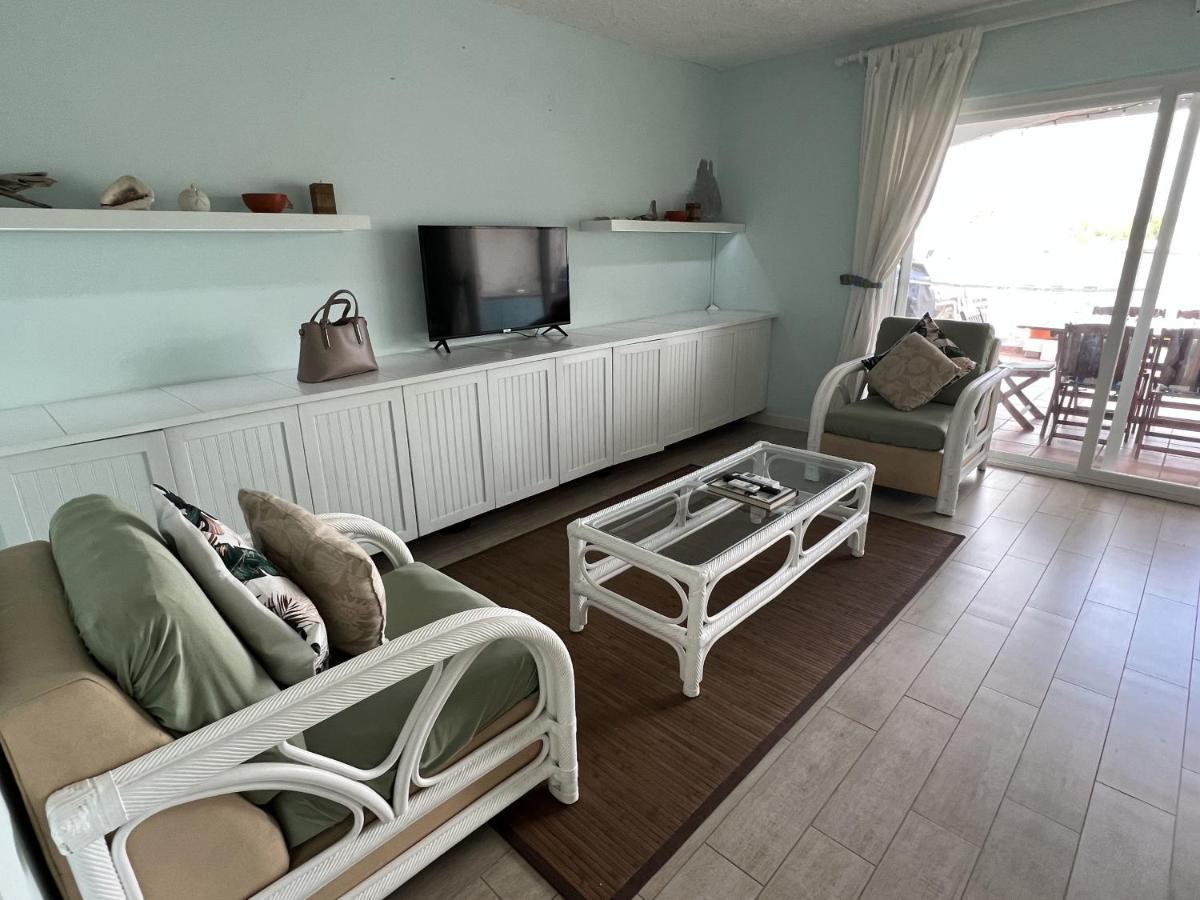 Sunny Villa In The Marina - Excellent Water Views Jolly Harbour Eksteriør bilde